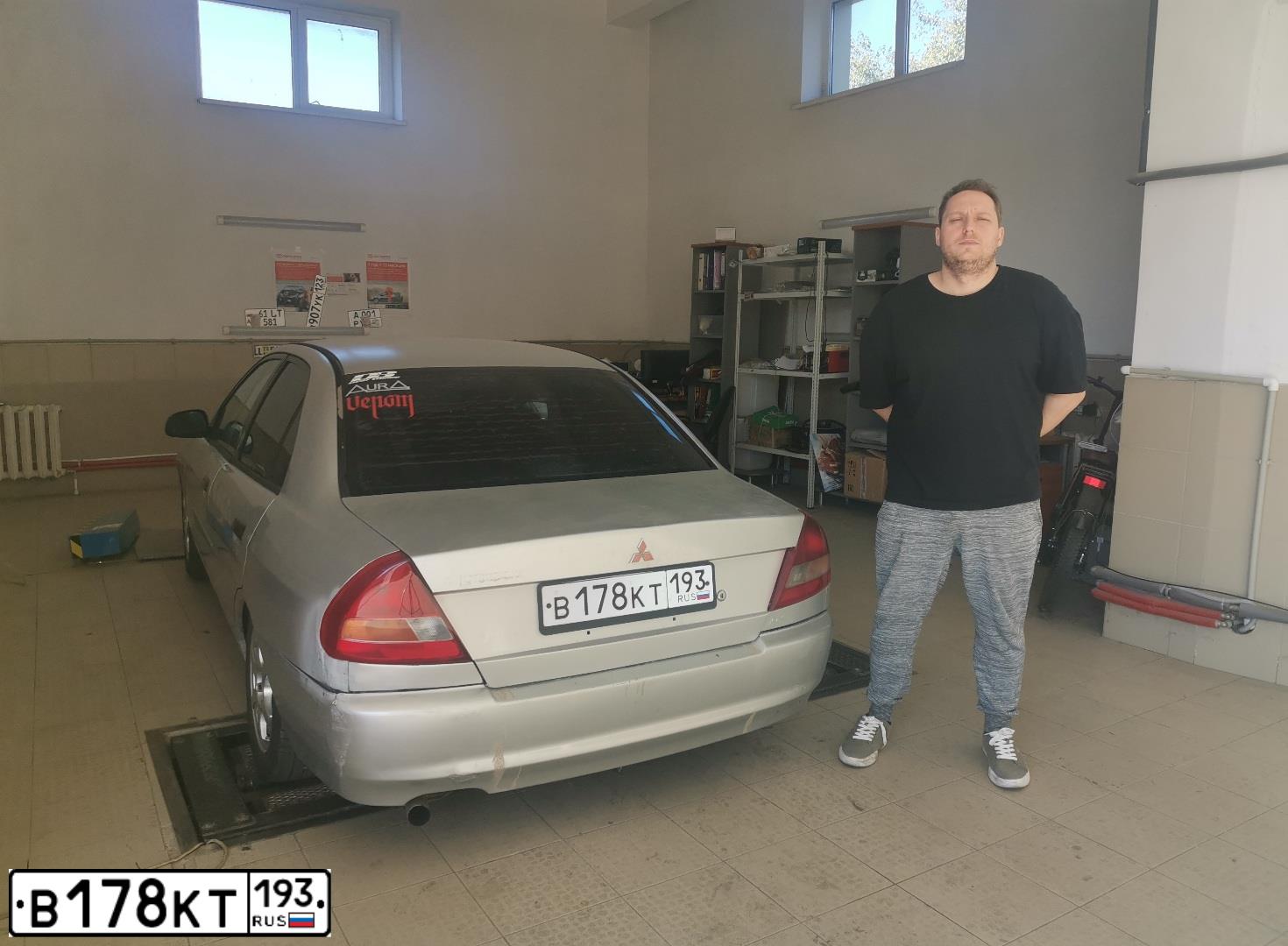 Фото автомобиля MITSUBISHI LANCER, 1996 — госномер Е560ТР193