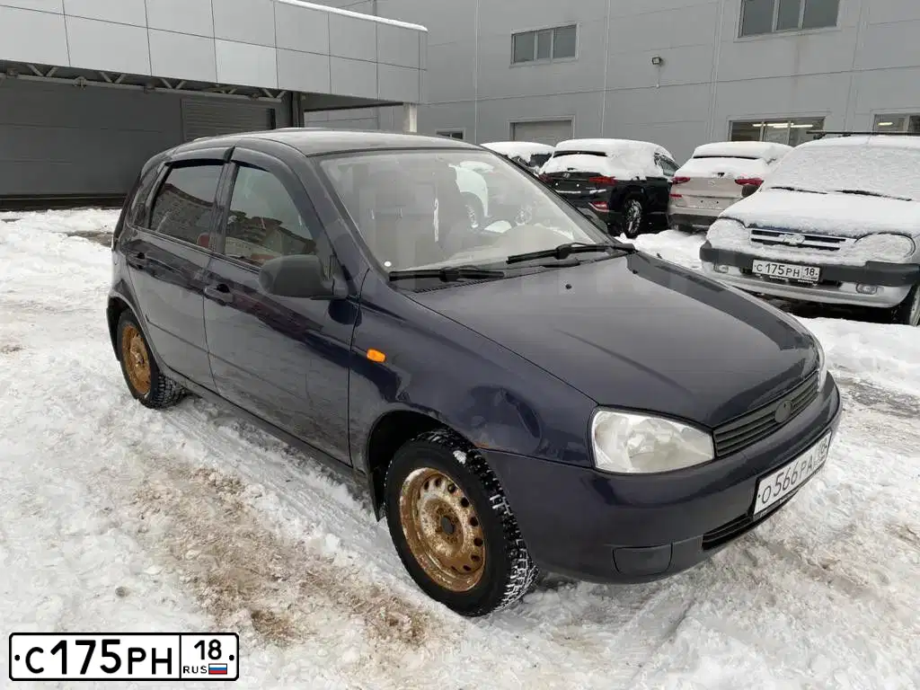 Фото автомобиля CHEVROLET NIVA, 2003 — госномер С175ЕУ18. Цвет: Светло-Серебристый металлик