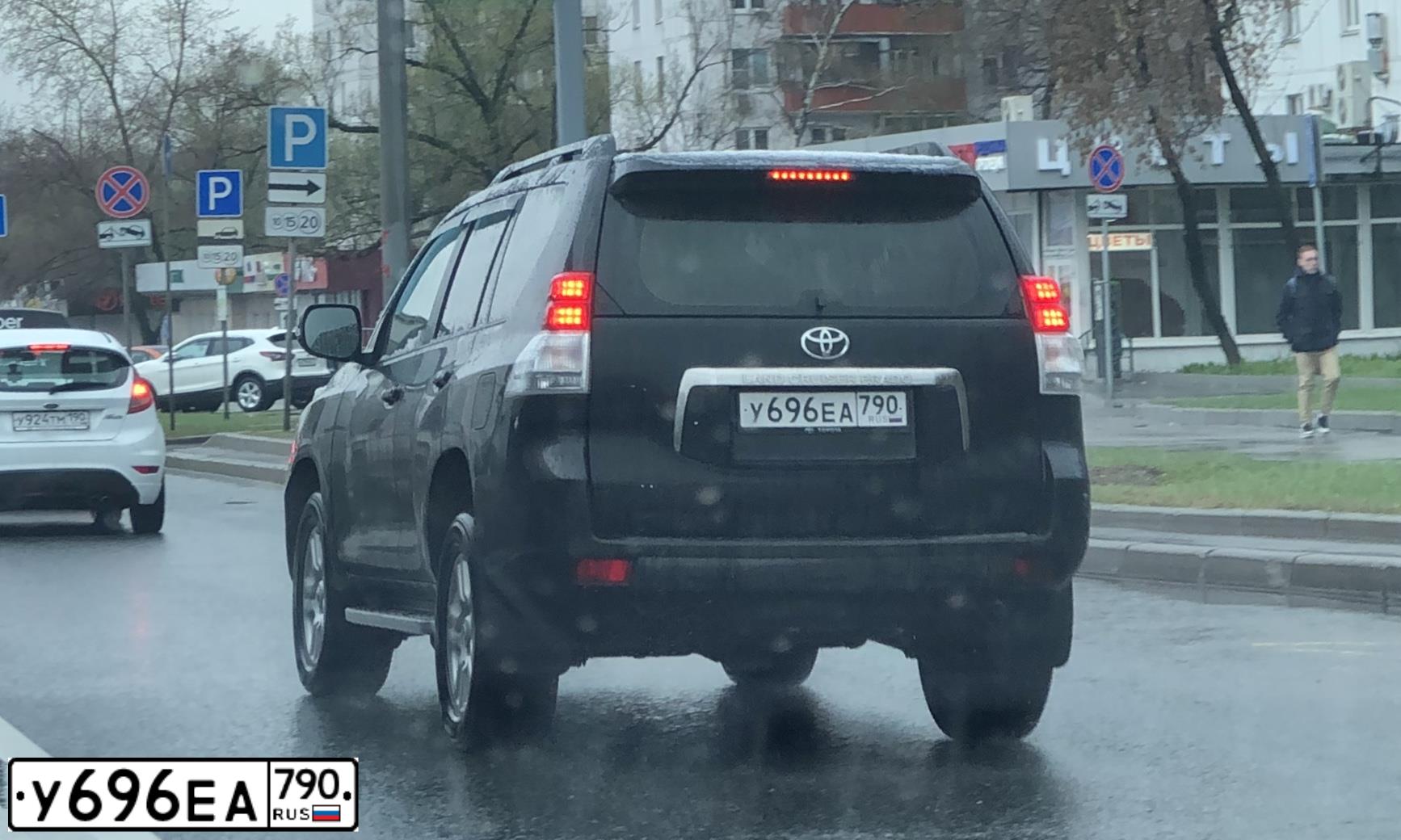 Фото автомобиля TOYOTA LANDCRUISER, 2011 — госномер М417МС21. Цвет: ЧЕРНЫЙ