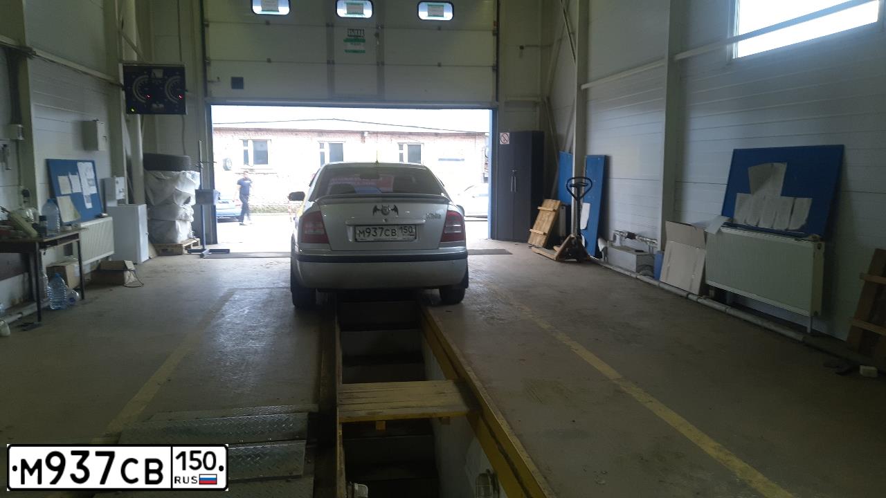 Фото автомобиля SKODA OCTAVIA, 2008 — госномер М937СВ150. Цвет: СЕРЕБРИСТЫЙ