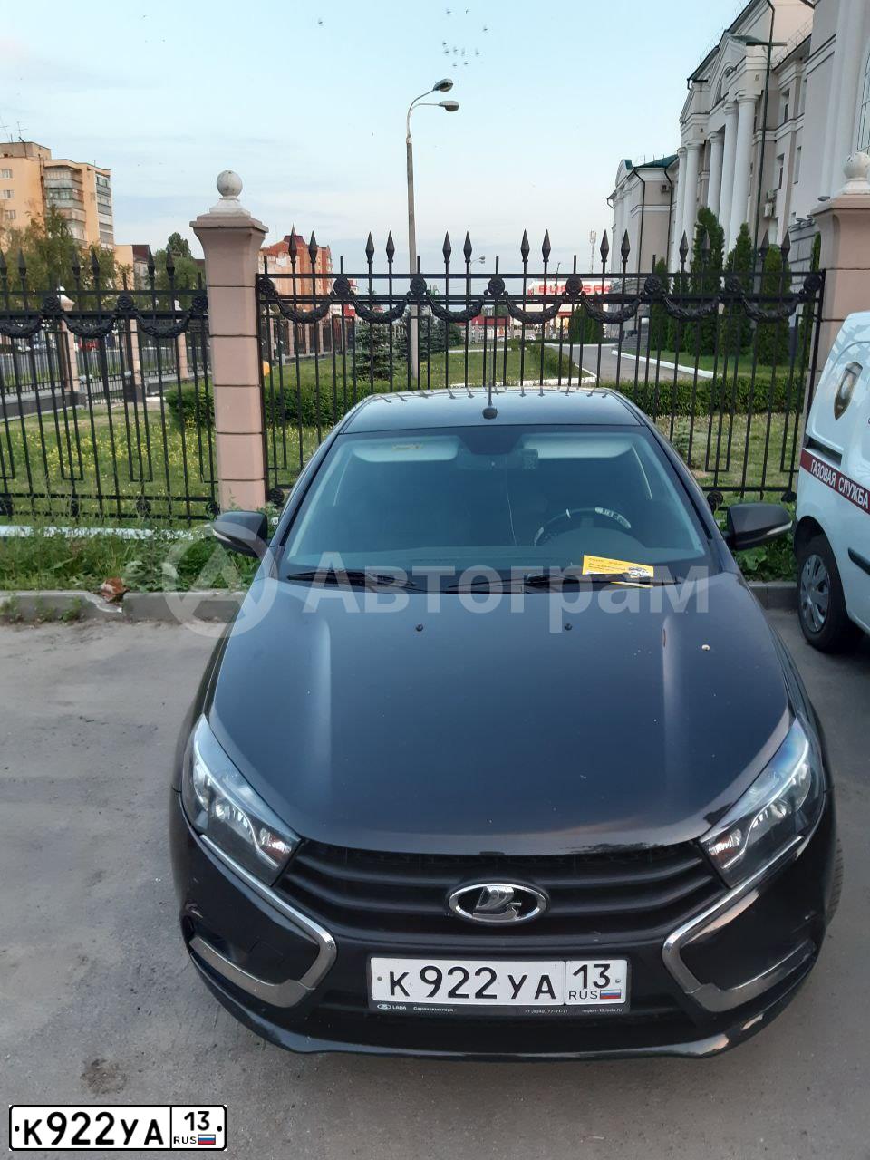 Фото автомобиля LADA VESTA, 2019 — госномер К922УА13. Цвет: ЧЕРНЫЙ