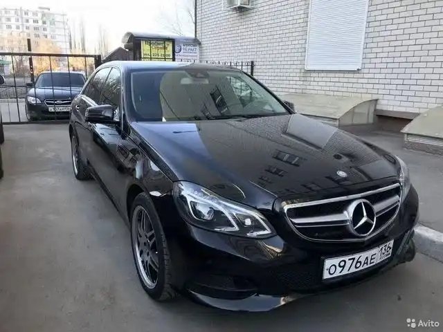 Фото автомобиля MERCEDES-BENZ E-CLASS, 1990 — госномер А974СЕ193. Цвет: СЕРЫЙ