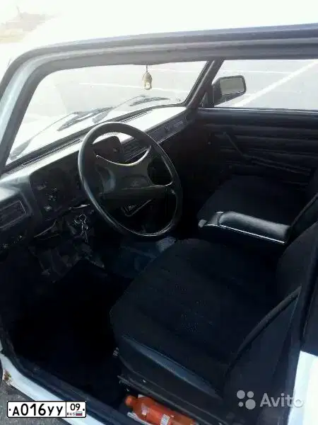 Фото автомобиля LADA 2105, 2003 — госномер А016УУ09. Цвет: ЯРКО БЕЛЫЙ