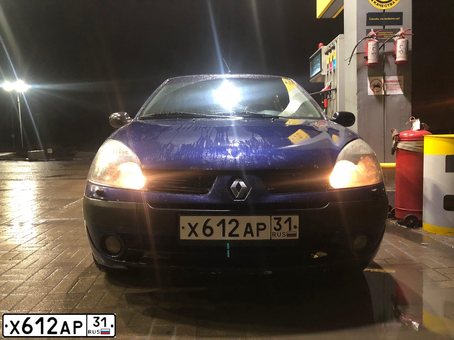 Фото автомобиля RENAULT SYMBOL, 2006 — госномер О449ХМ46. Цвет: синий