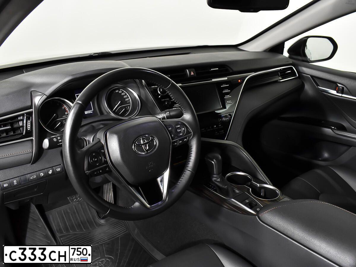 Фото автомобиля TOYOTA CAMRY, 2018 — госномер С333СН750. Цвет: ЧЕРНЫЙ МЕТАЛЛИК