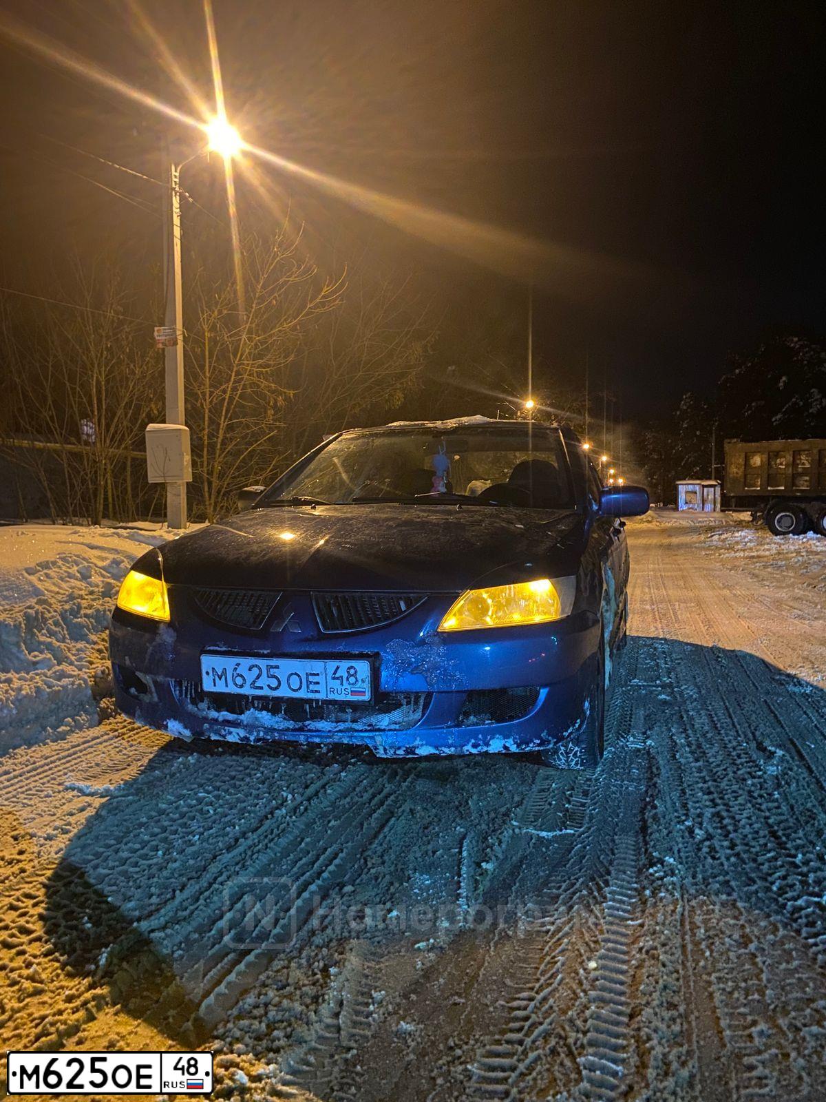 Фото автомобиля MITSUBISHI LANCER, 2006 — госномер С332НК136. Цвет: синий