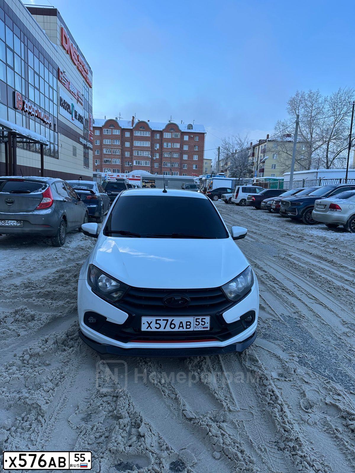 Фото автомобиля LADA 2190 GRANTA, 2019 — госномер Х576АВ55. Цвет: Белый