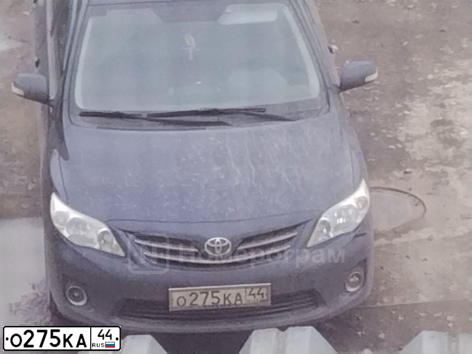 Фото автомобиля TOYOTA COROLLA, 2011 — госномер О275КА44. Цвет: ТЕМНО-СИНИЙ