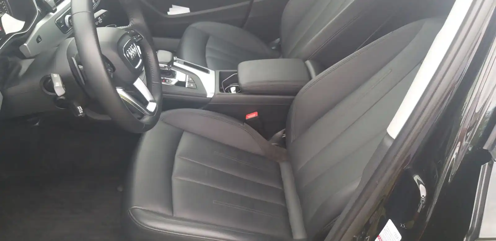 Фото автомобиля AUDI A4, 2017 — госномер Е436АН799. Цвет: ЧЕРНЫЙ