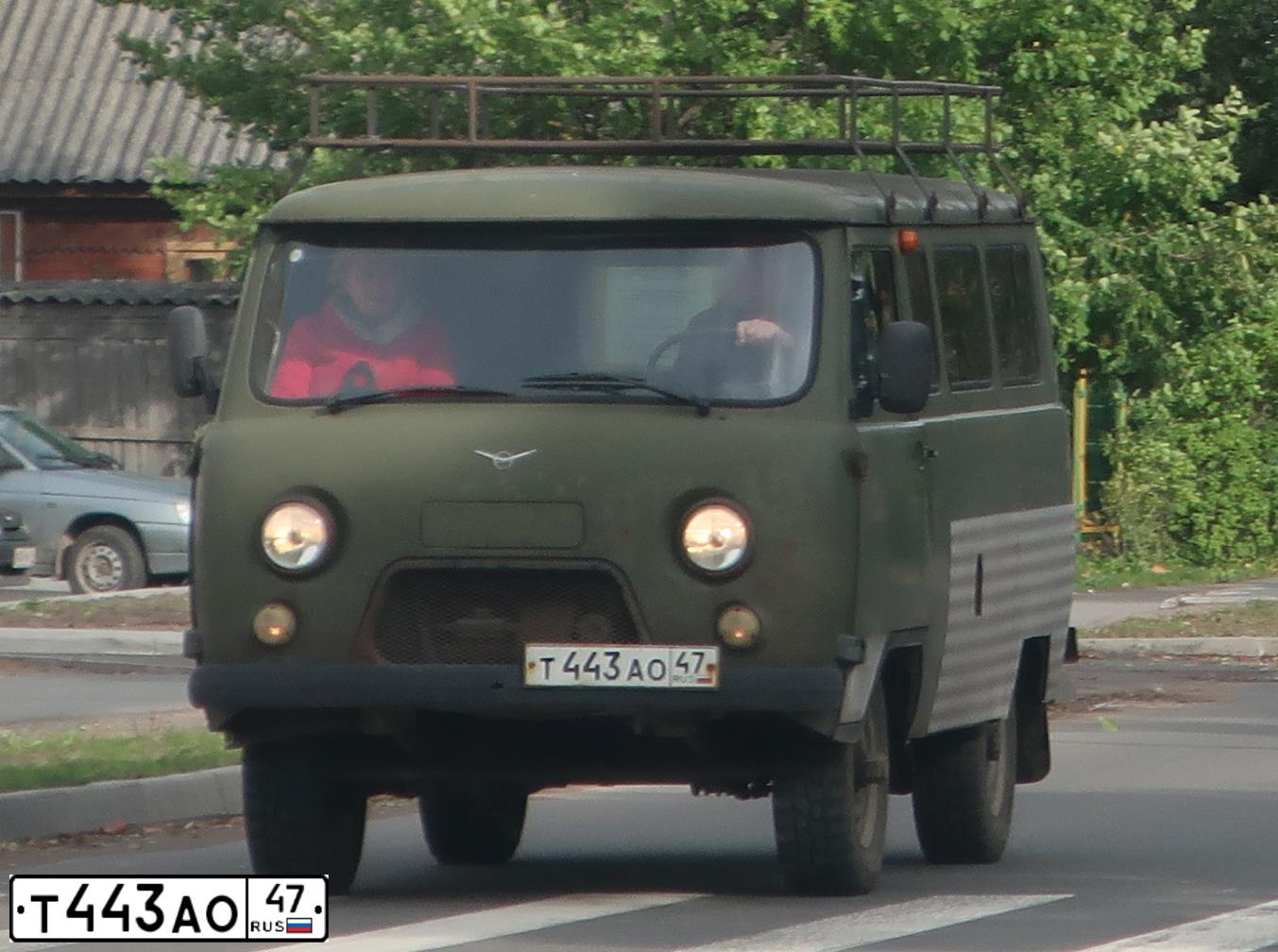 Фото автомобиля UAZ 3741, 2010 — госномер Т443АО47. Цвет: ЗАЩИТНЫЙ