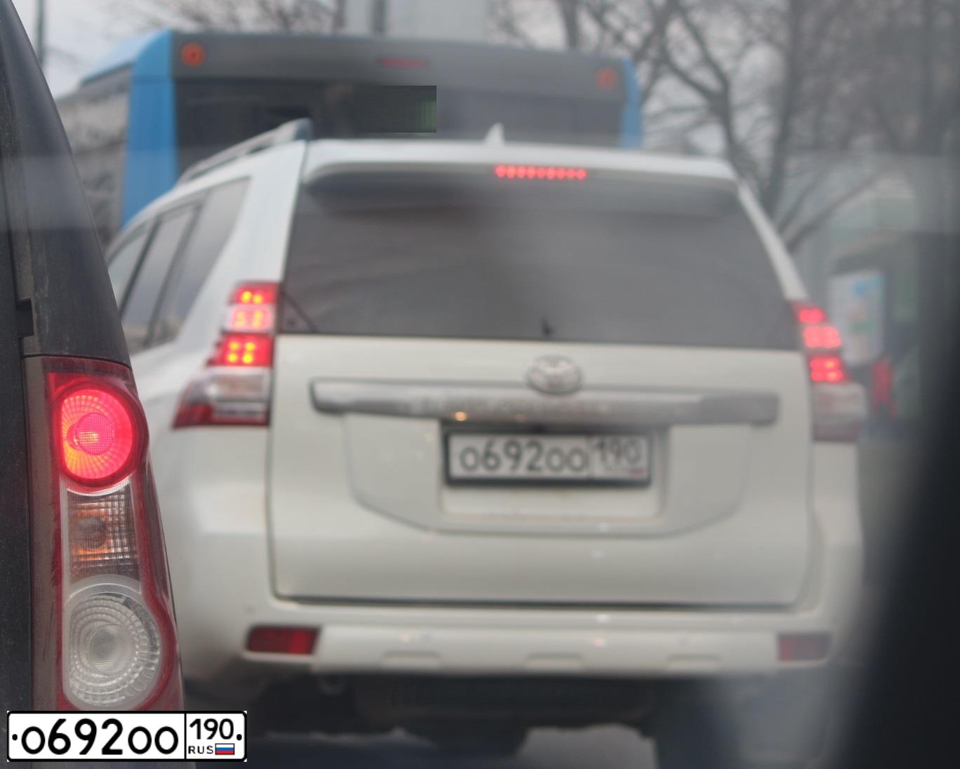 Фото автомобиля MERCEDES C-KLASSE, 2013 — госномер О014ОВ750. Цвет: БЕЛЫЙ