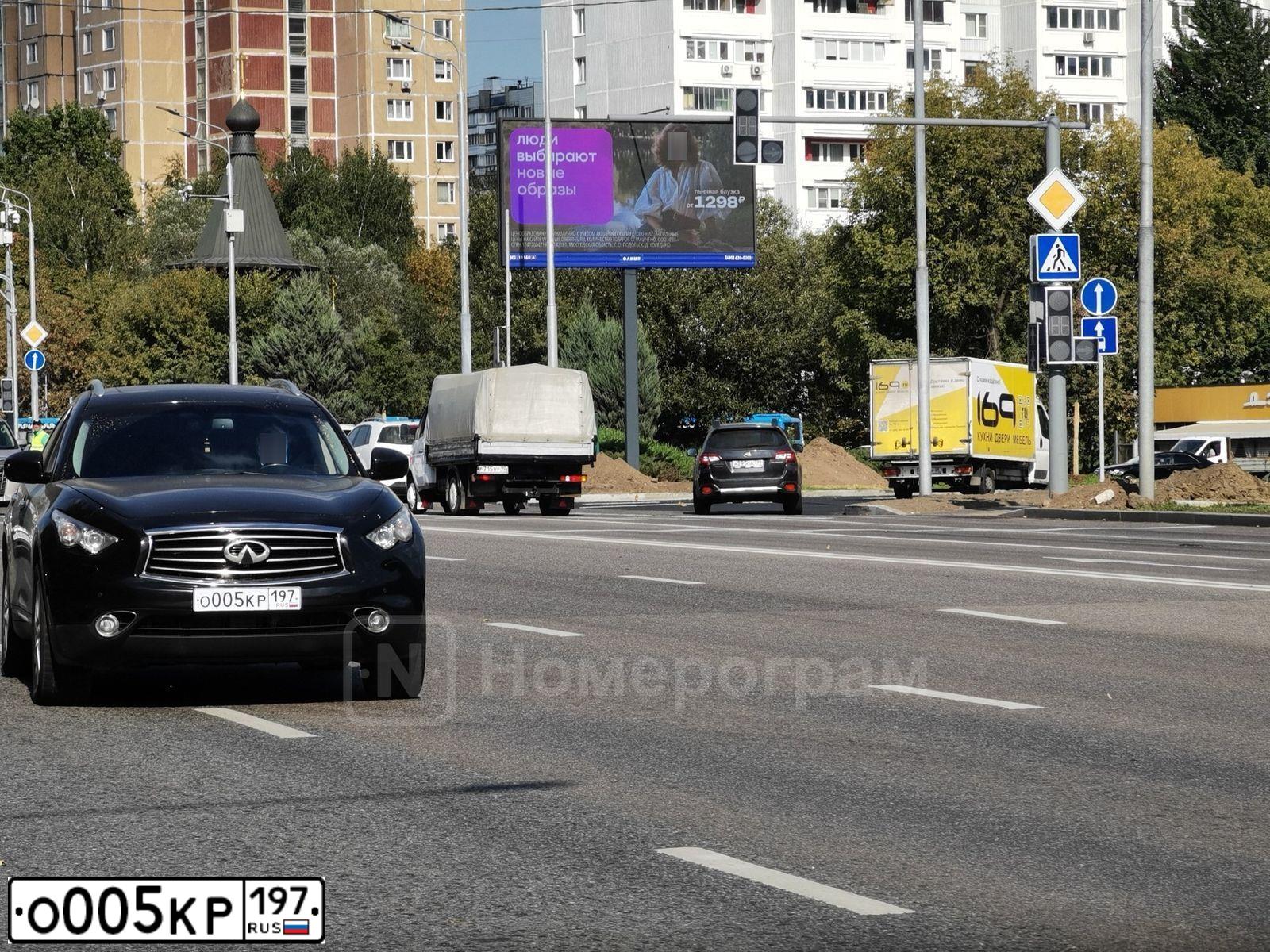 Фото автомобиля MERCEDES-BENZ E250, 2010 — госномер У863ОО48. Цвет: Серый