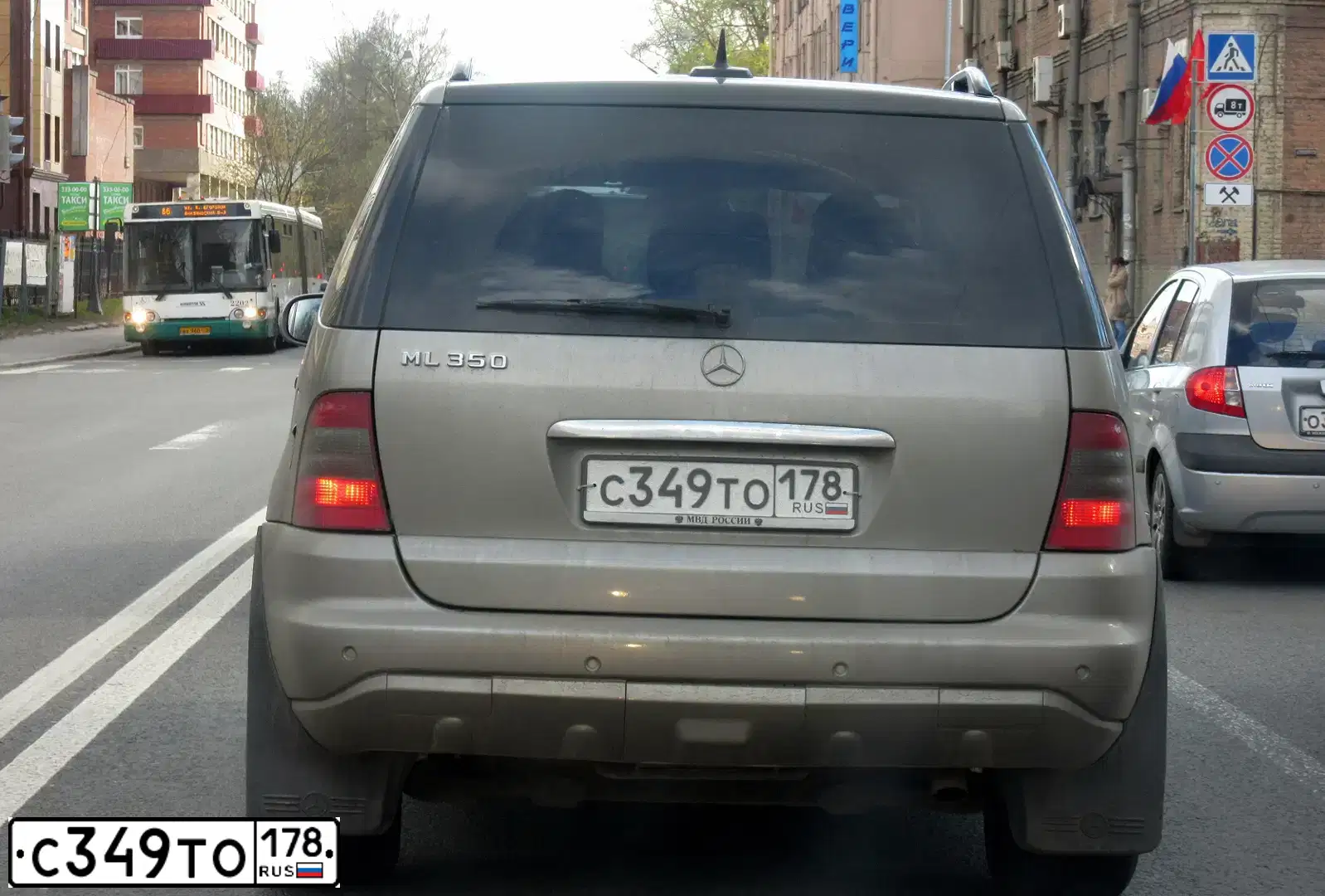 Фото автомобиля MERCEDES M-KLASSE, 2004 — госномер О265ОН98. Цвет: Серый