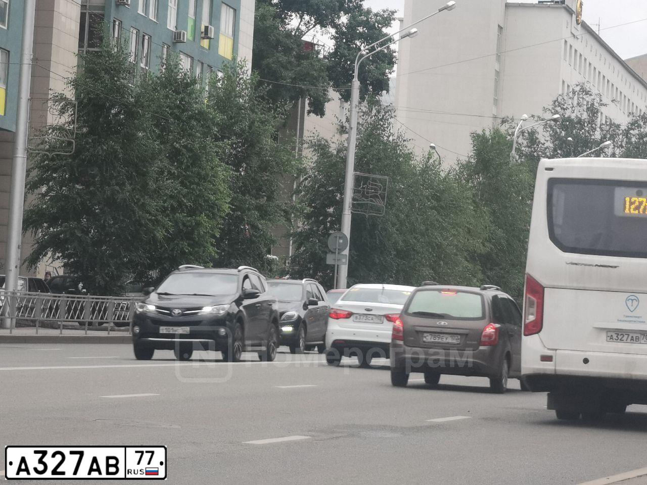 Фото автомобиля AUDI A8, 2013 — госномер Р321УК193. Цвет: ЧЕРНЫЙ