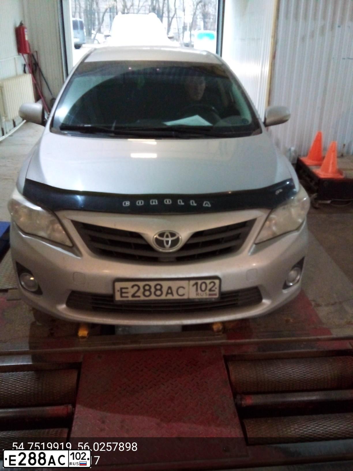 Фото автомобиля MAZDA TRIBUTE, 2004 — госномер Е288АС102. Цвет: серебристый