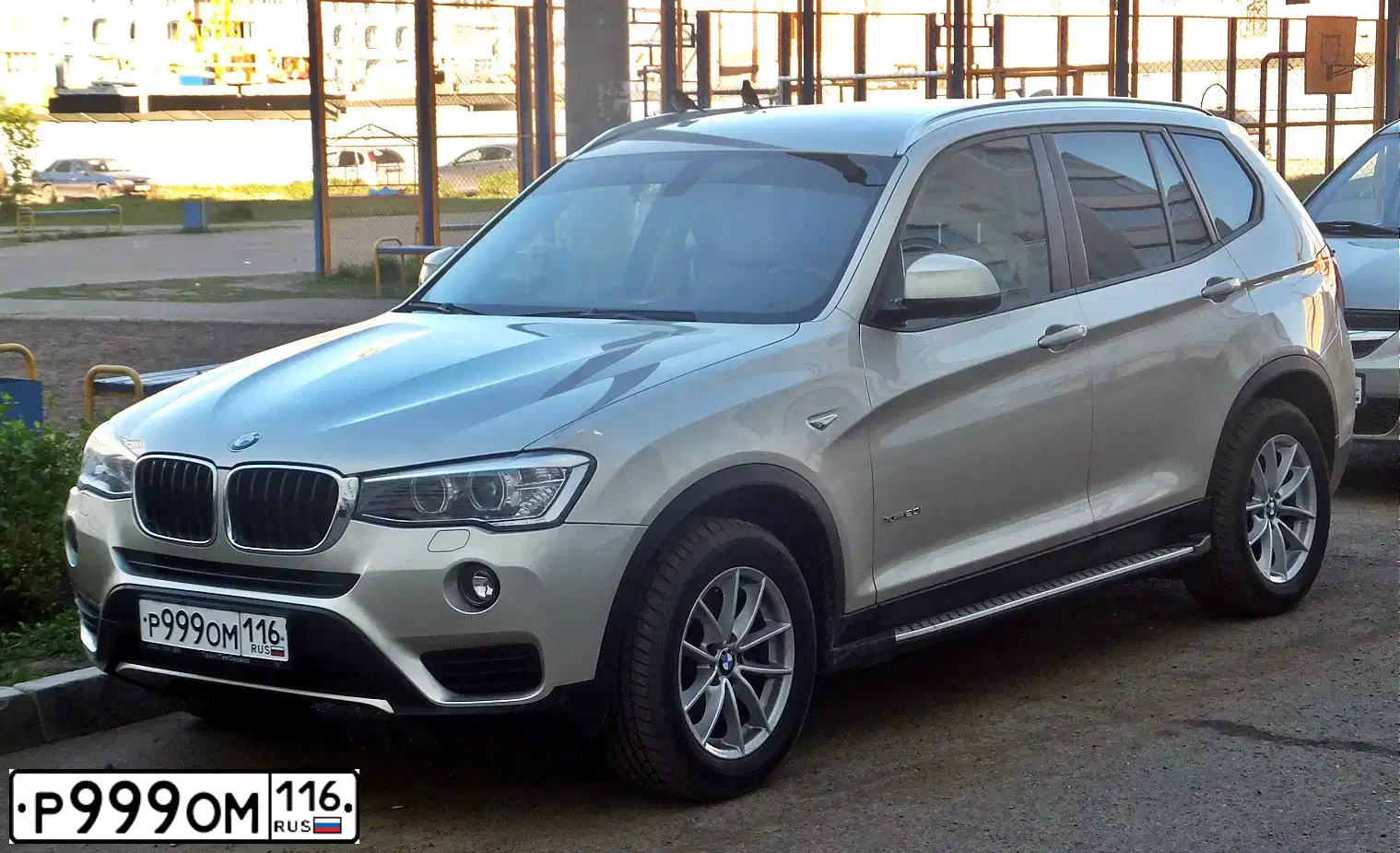 Фото автомобиля BMW X3, 2015 — госномер Р999ОМ116. Цвет: СЕРЫЙ МЕТАЛЛИК