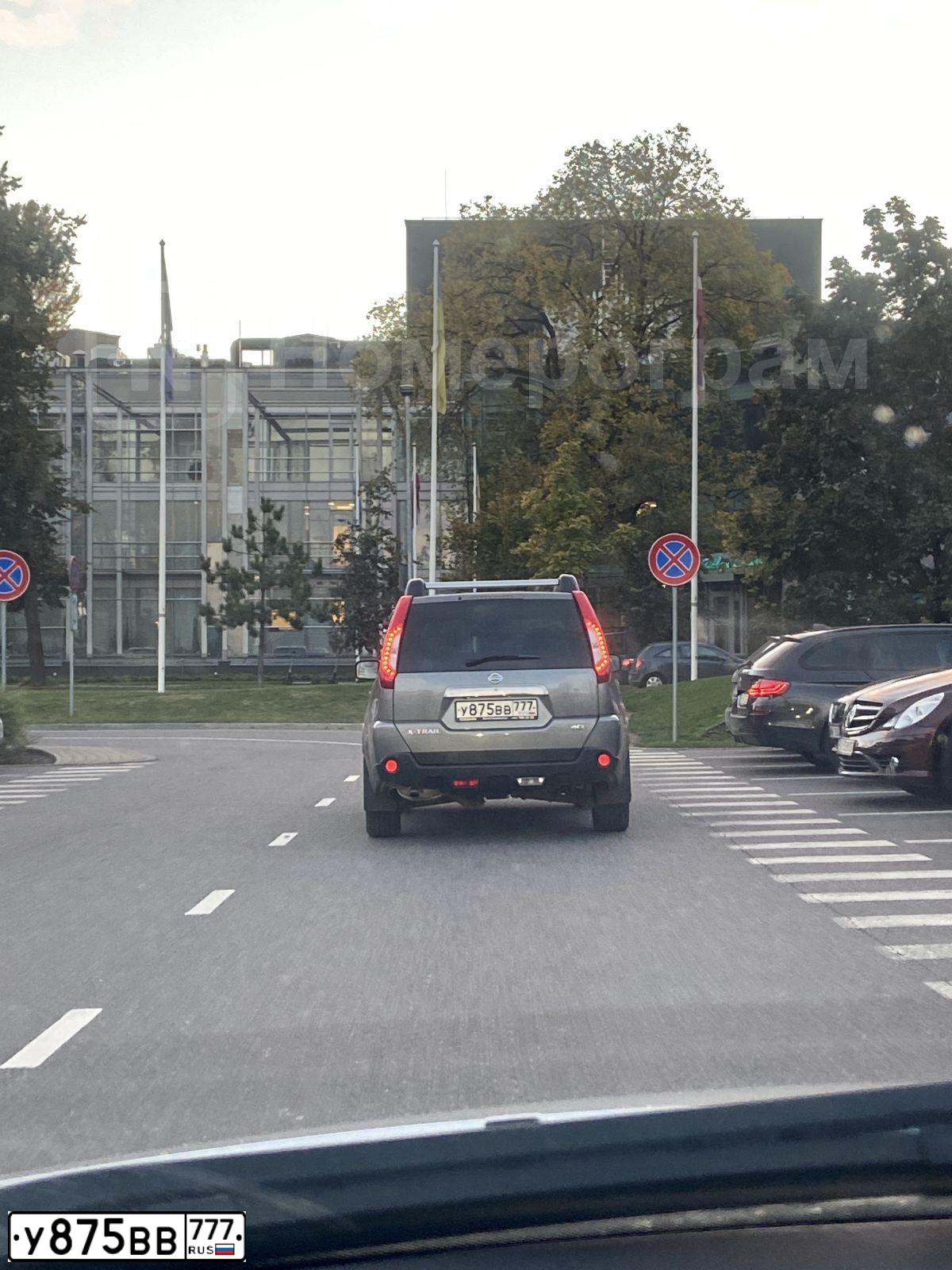 Фото автомобиля NISSAN X-TRAIL, 2014 — госномер С602ВВ40. Цвет: СЕРЫЙ