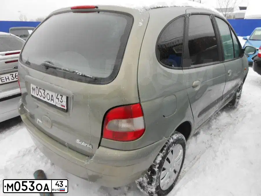 Фото автомобиля RENAULT MEGANE /GRAND/ SCENIC, 2003 — госномер М053ОА43. Цвет: ЗЕЛЕНЫЙ