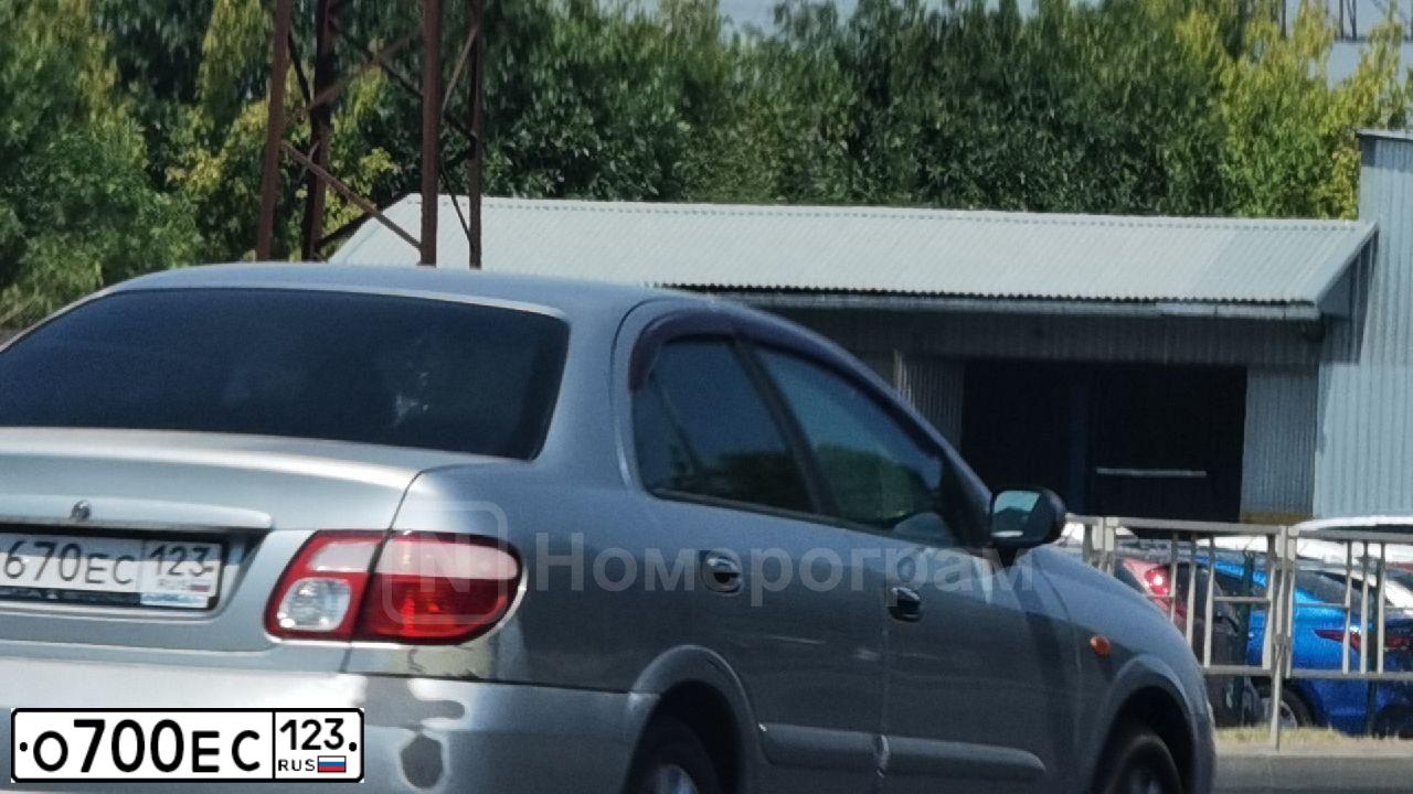 Фото автомобиля LADA 2105 LADA, 2010 — госномер О700ЕС123. Цвет: СВЕТЛО-СЕРЕБРИСТЫЙ МЕТАЛЛ
