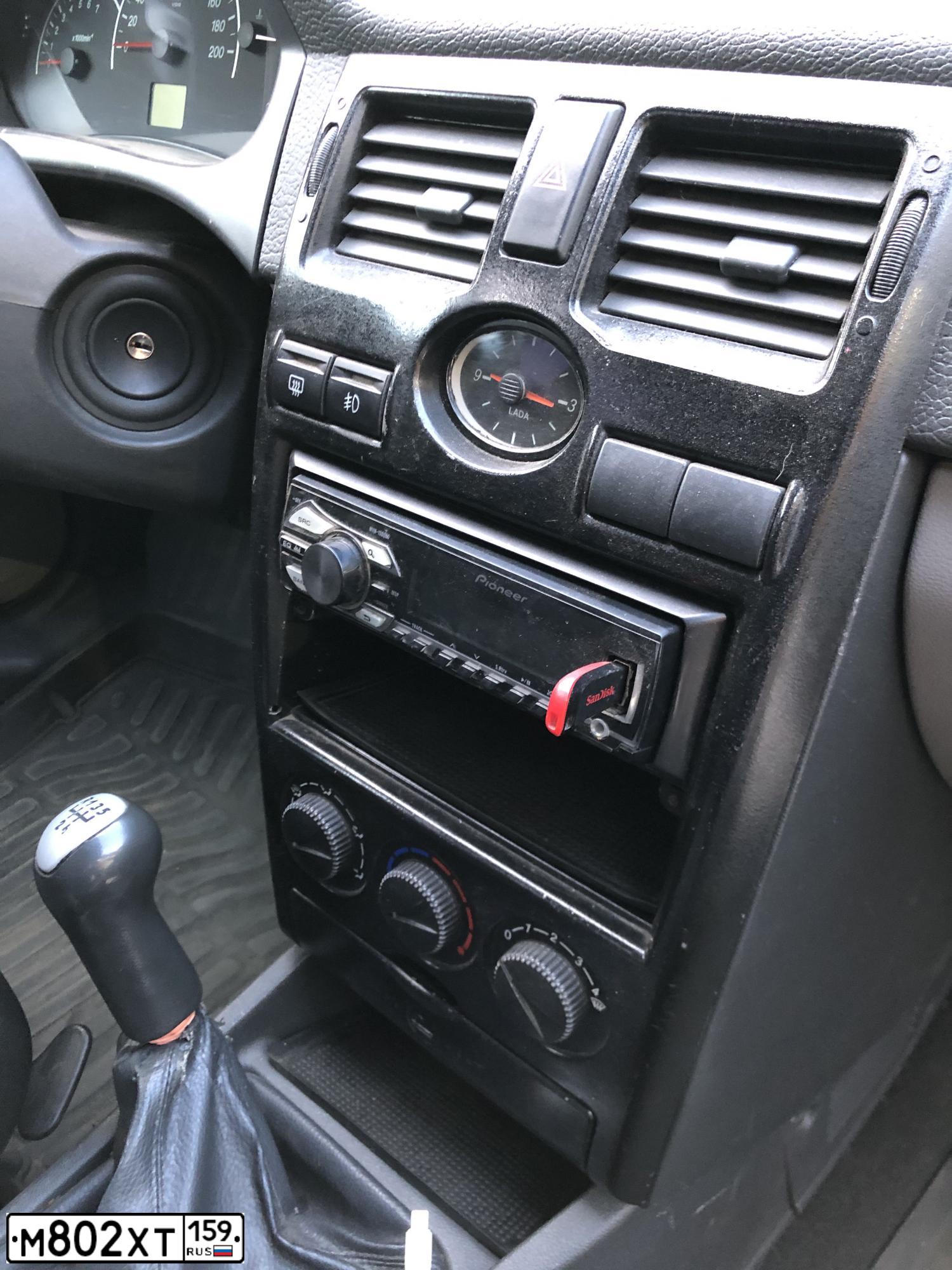 Фото автомобиля LADA PRIORA, 2011 — госномер Р202ТТ62. Цвет: СИНЕ-ЧЕРНЫЙ