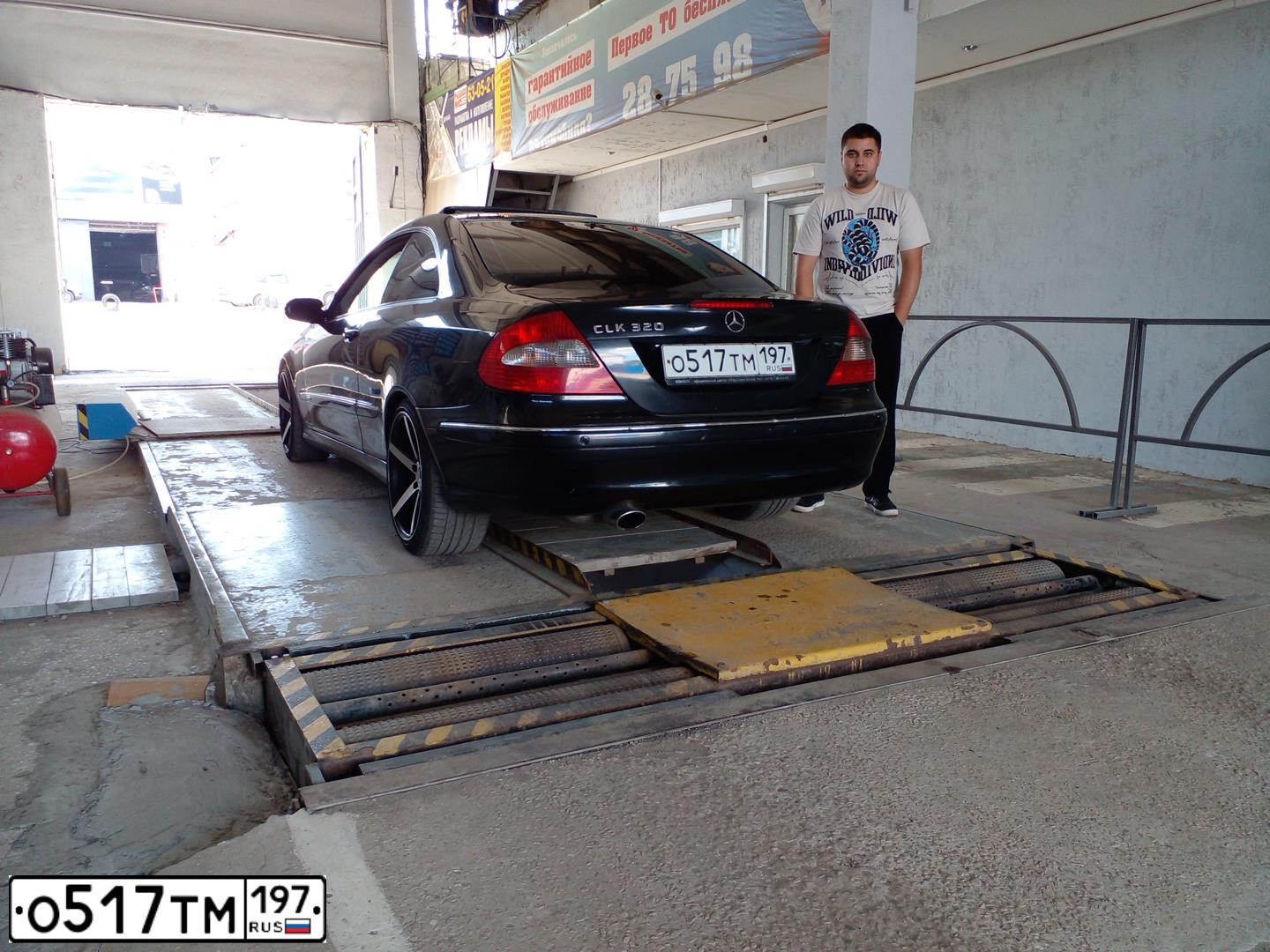 Фото автомобиля MERCEDES CLK-KLASSE, 2002 — госномер Е116НУ164. Цвет: ЧЕРНЫЙ