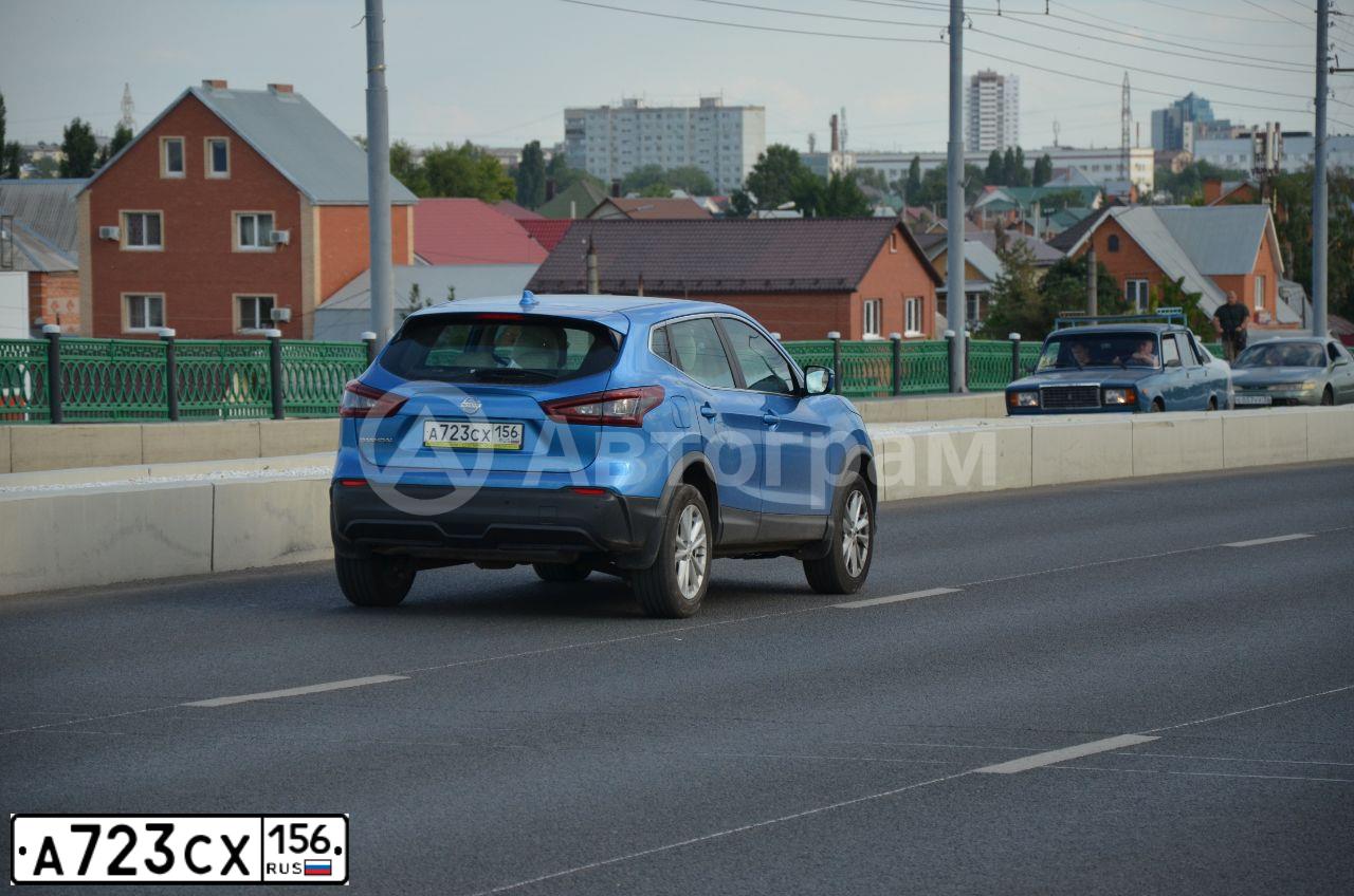 Фото автомобиля NISSAN QASHQAI, 2021 — госномер А723СХ156. Цвет: синий