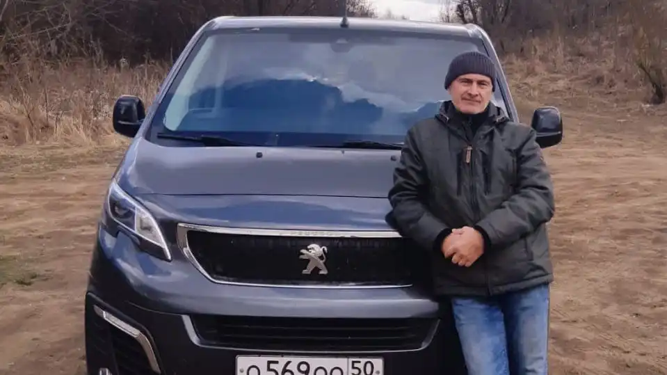 Фото автомобиля PEUGEOT TRAVELLER, 2018 — госномер Р388ВО550