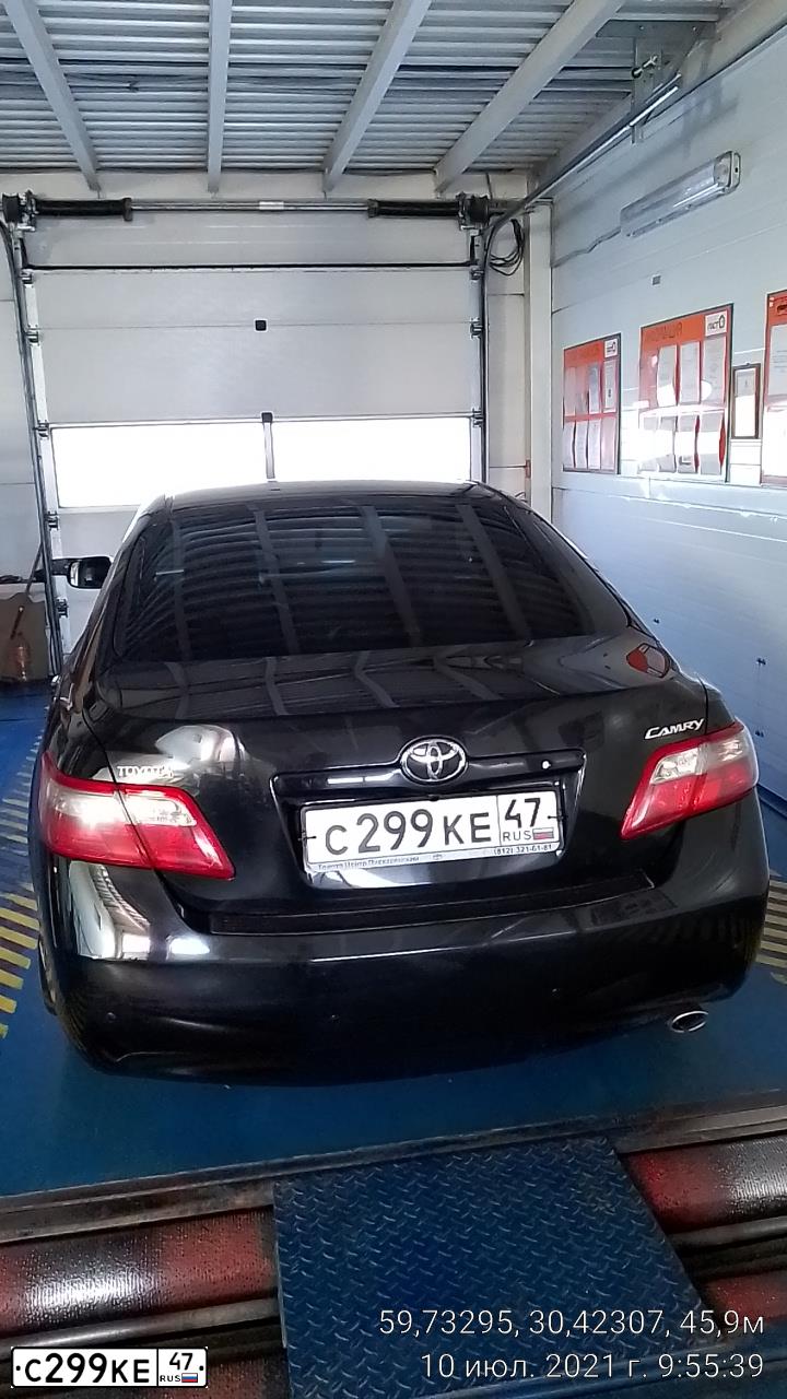 Фото автомобиля TOYOTA CAMRY, 2007 — госномер С299КЕ47. Цвет: ЧЕРНЫЙ