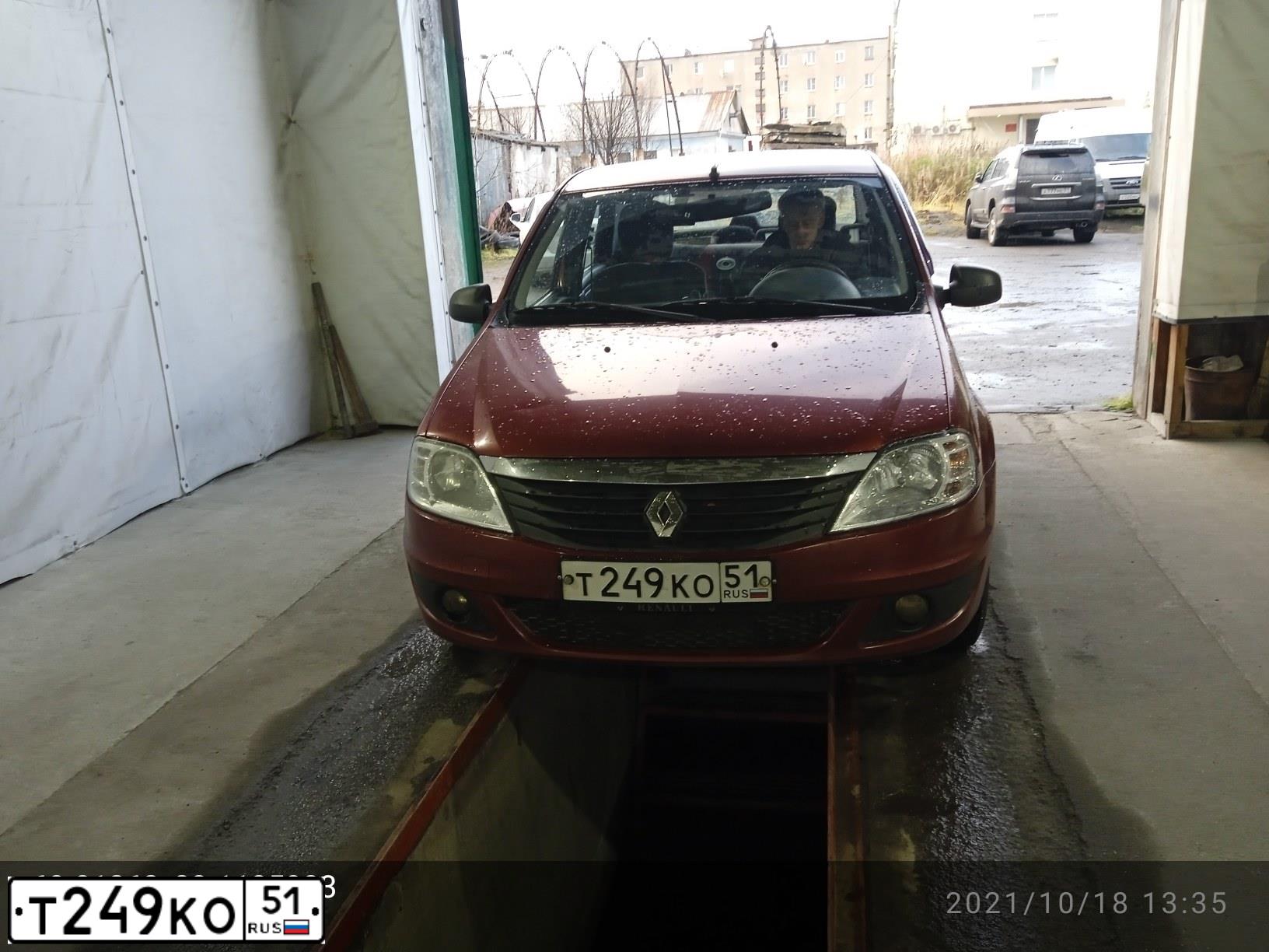 Фото автомобиля RENAULT LOGAN, 2010 — госномер Т249КО51. Цвет: Красный