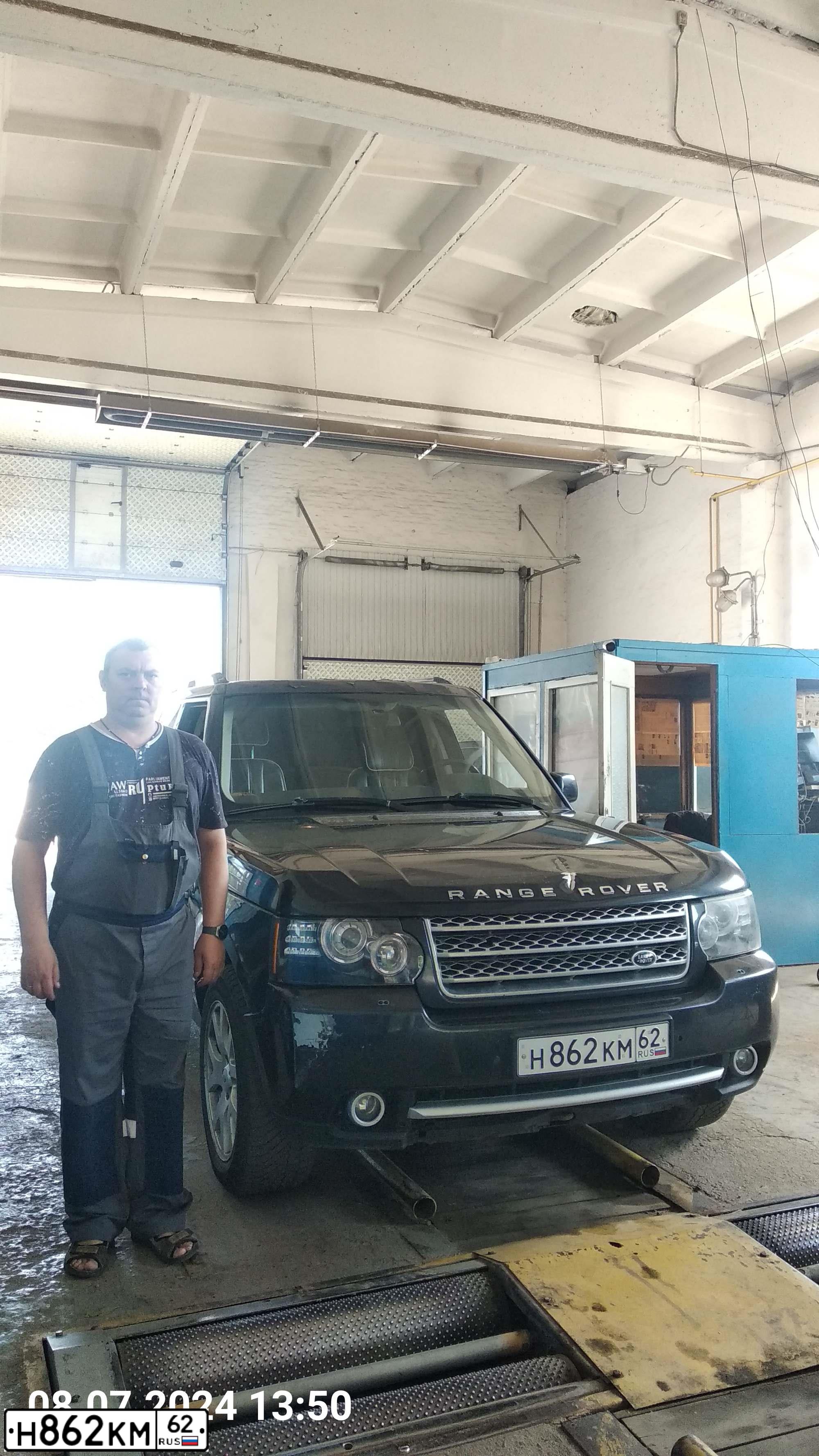 Фото автомобиля LANDROVER RANGE ROVER, 2004 — госномер С533НЕ136. Цвет: синий