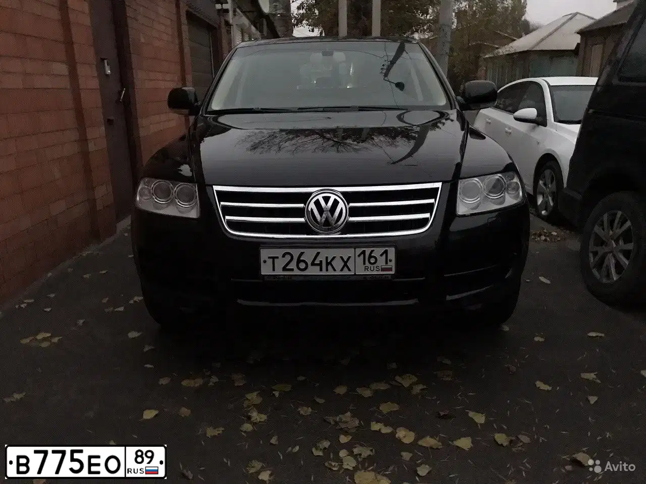 Фото автомобиля VOLKSWAGEN MULTIVAN, 2006 — госномер В775ЕО89. Цвет: ЧЕРНЫЙ