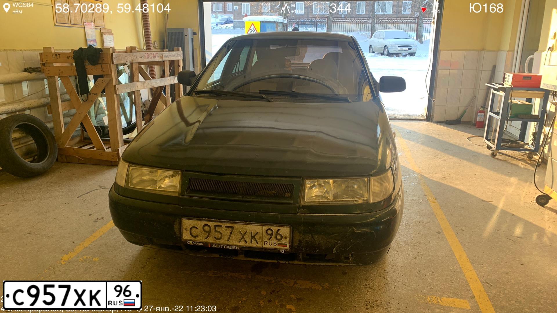 Фото автомобиля LADA 2112, 2003 — госномер С636ОС196. Цвет: Темно-зеленый