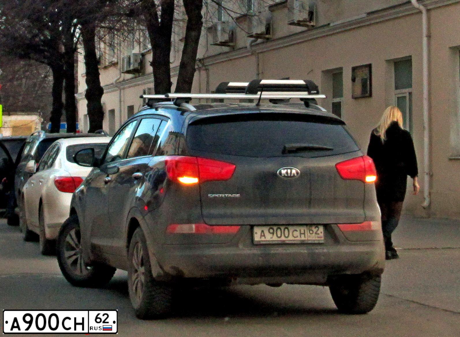 Фото автомобиля KIA SPORTAGE, 2015 — госномер А900СН62. Цвет: ЧЕРНЫЙ ПЕРЛАМУТР