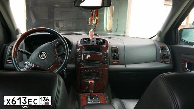 Фото автомобиля CADILLAC SRX, 2003 — госномер Х613ЕС136. Цвет: ЧЕРНЫЙ