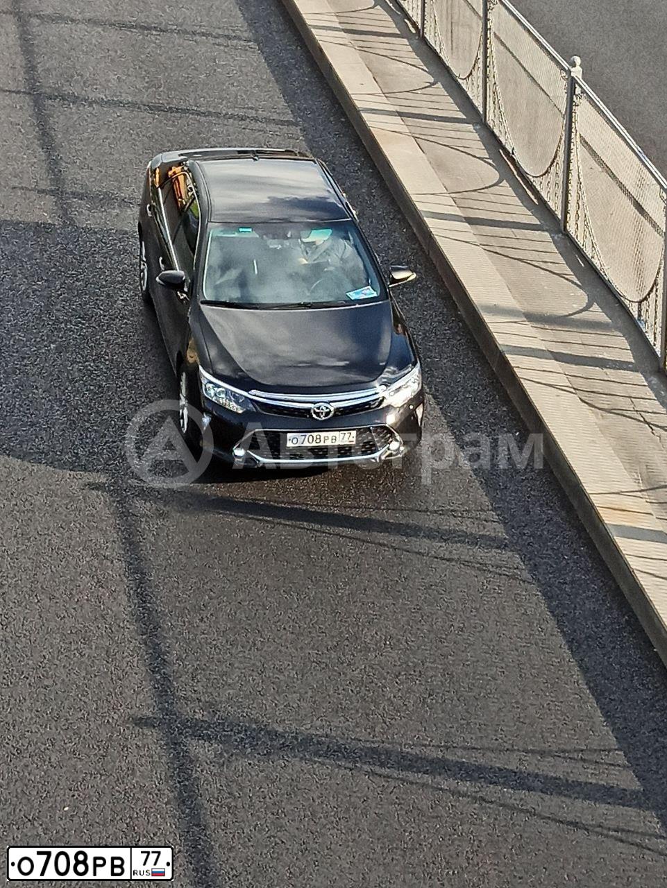 Фото автомобиля TOYOTA CAMRY, 2017 — госномер Р148ВТ977