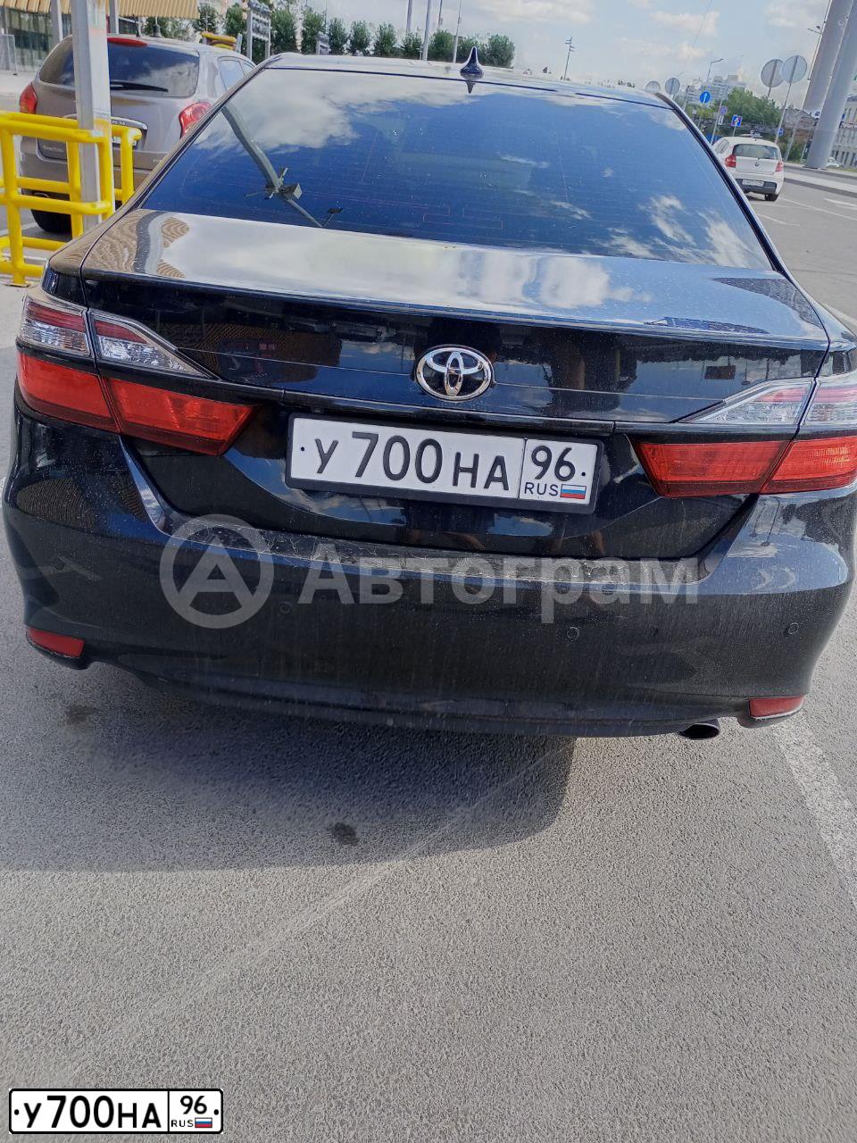 Фото автомобиля TOYOTA CAMRY, 2012 — госномер У700НА96. Цвет: ЧЕРНЫЙ