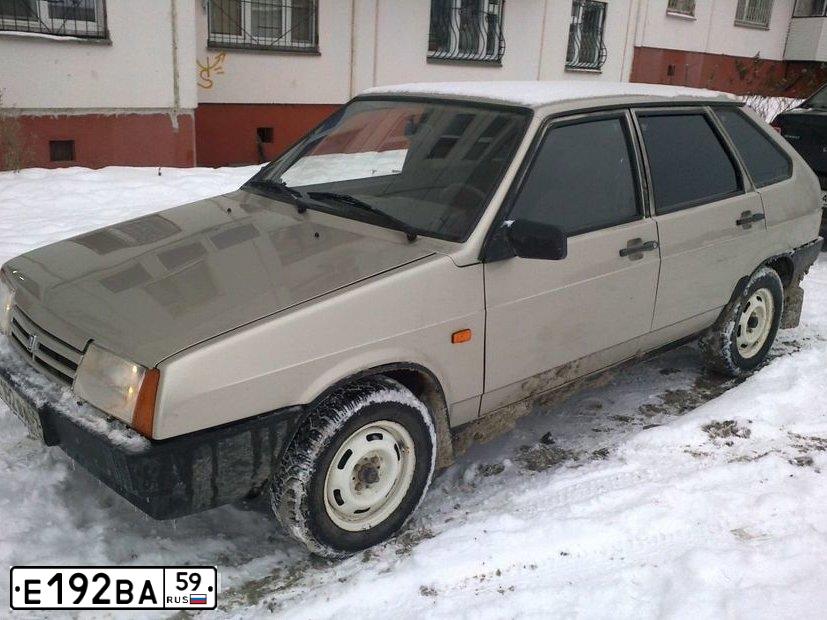 Фото автомобиля ВАЗ 21093, 1998 — госномер Е192ВА59. Цвет: Серебристо-золотой