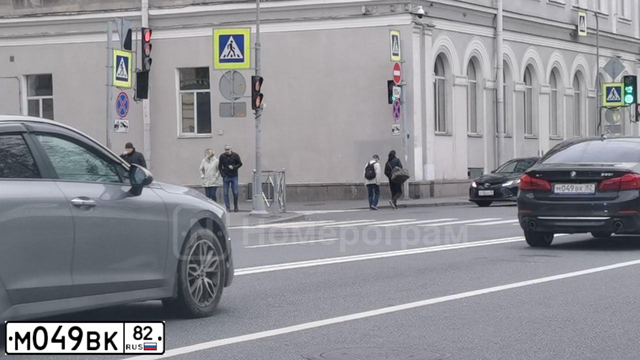 Фото автомобиля BMW SERIE 5, 2019 — госномер С337НХ198. Цвет: ЧЕРНЫЙ