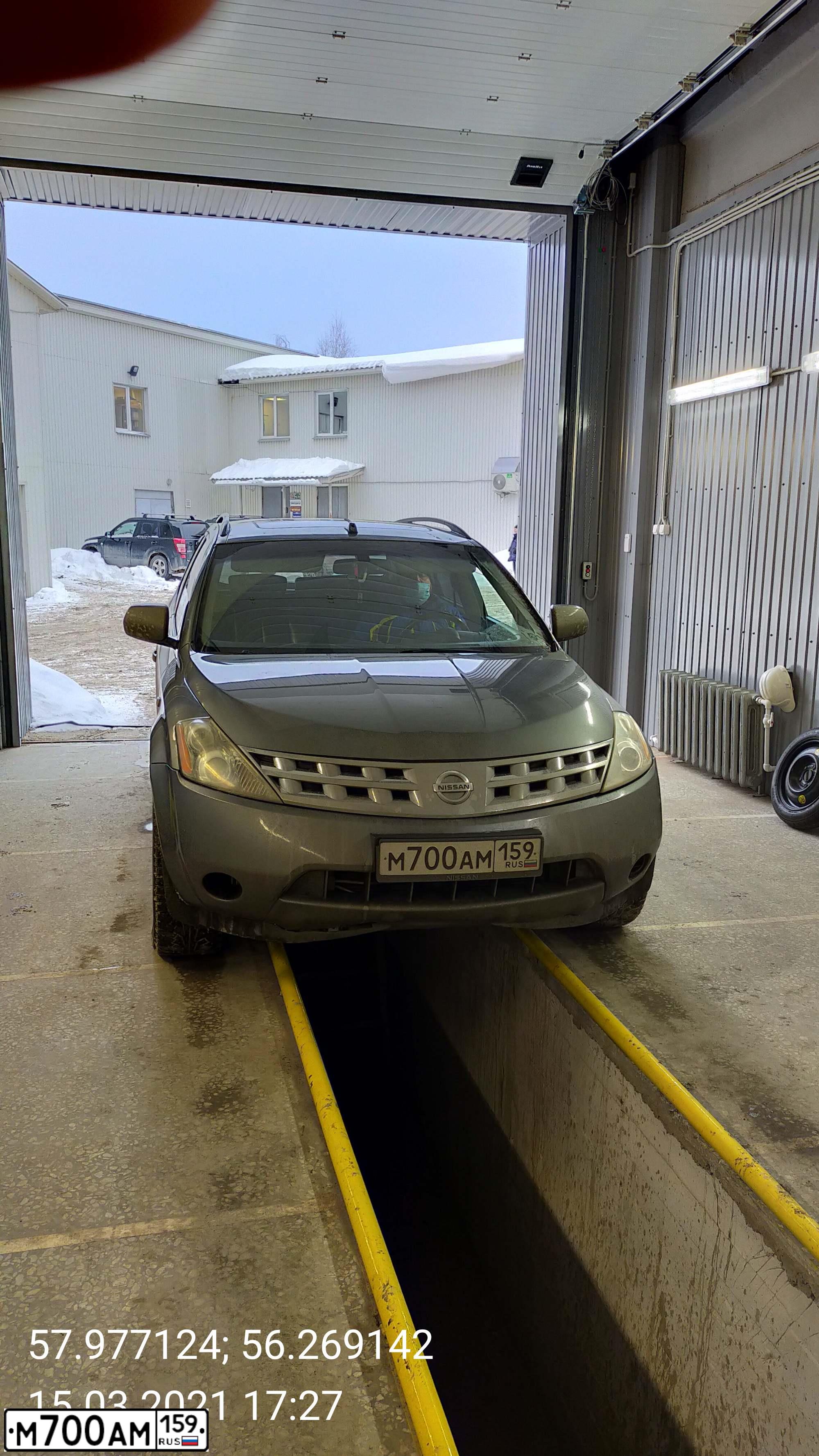 Фото автомобиля NISSAN MURANO, 2007 — госномер М700АМ159. Цвет: СЕРЫЙ