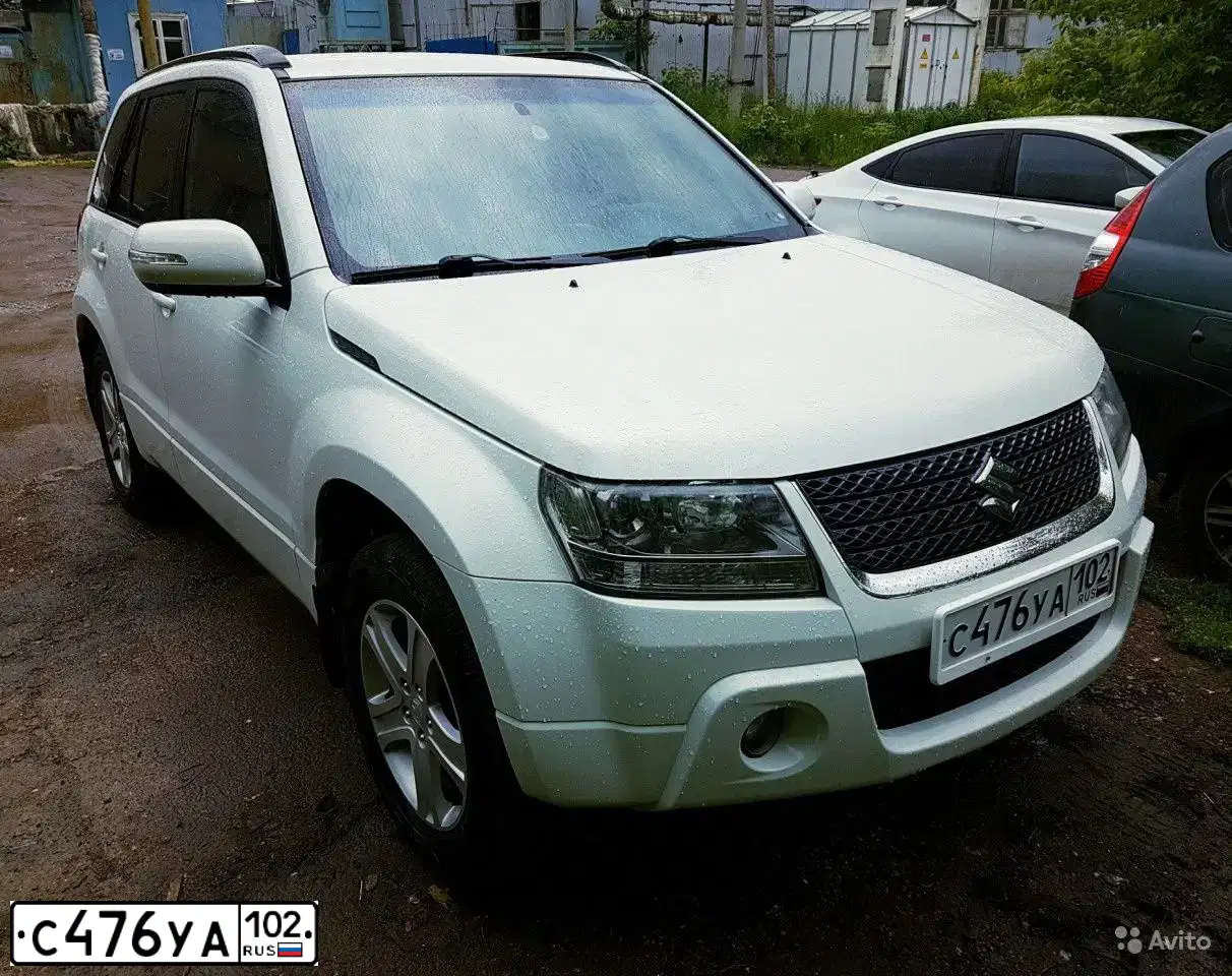 Фото автомобиля SUZUKI /GRAND/ VITARA, 2010 — госномер Е778УН716. Цвет: Белый