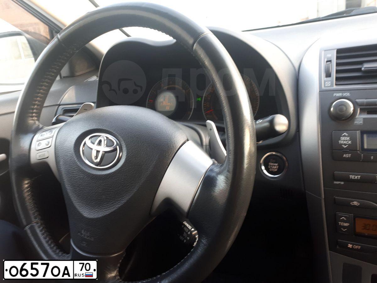 Фото автомобиля TOYOTA COROLLA, 2008 — госномер Н239МЕ82. Цвет: ЧЕРНЫЙ