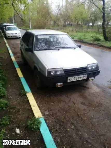 Фото автомобиля LADA 2109 SAMARA, 2002 — госномер К023ХР24. Цвет: СЕРЫЙ