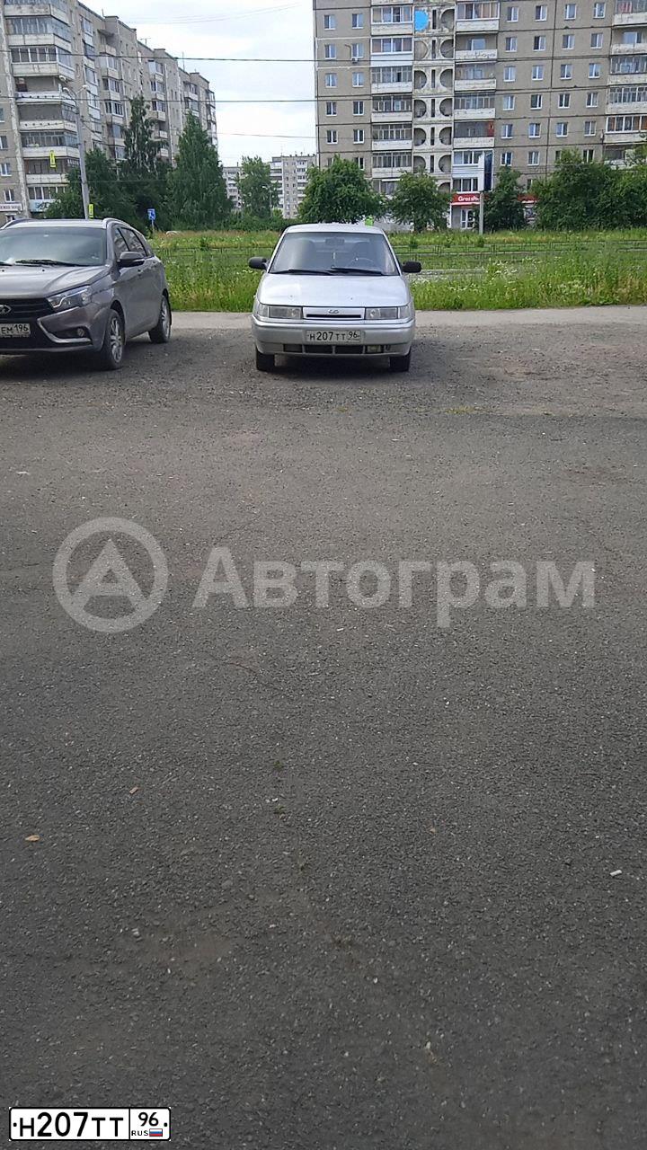 Фото автомобиля LADA 2112 LADA, 2004 — госномер Н207ТТ96. Цвет: СВЕТЛО-СЕРЫЙ