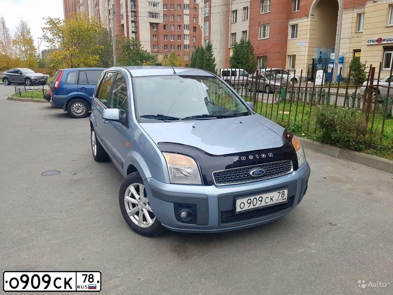 Фото автомобиля FORD FUSION, 2008 — госномер О909СК78. Цвет: СЕРО-ГОЛУБОЙ