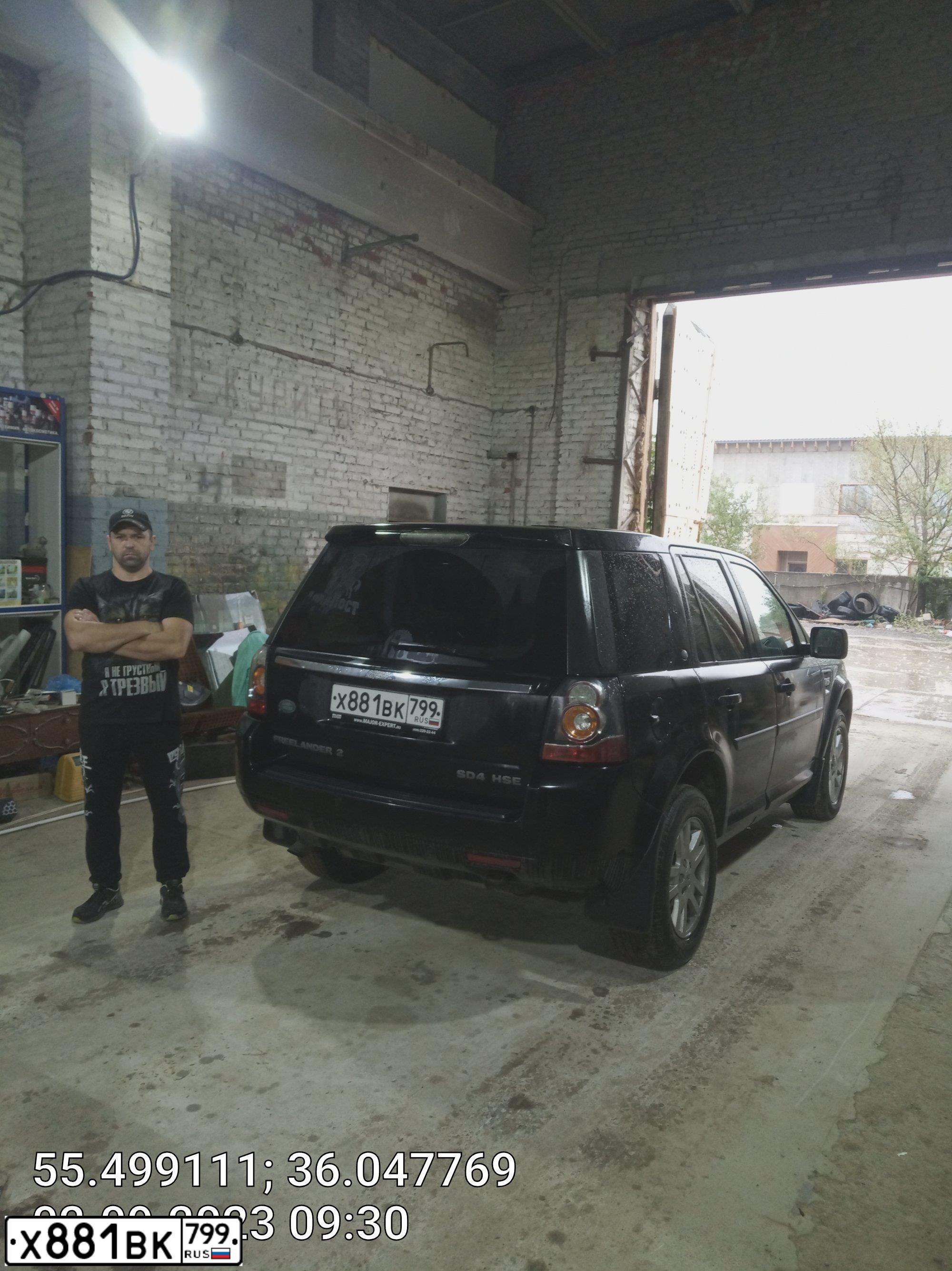 Фото автомобиля LAND ROVER FREELANDER, 2014 — госномер В625АУ250. Цвет: ЧЕРНЫЙ
