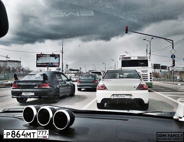 Фото автомобиля VOLKSWAGEN PASSAT, 2014 — госномер Е289МТ136. Цвет: Коричневый