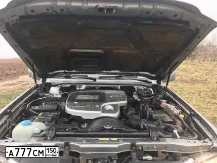 Фото автомобиля NISSAN PATROL, 2005 — госномер У094ТО150. Цвет: СЕРЫЙ