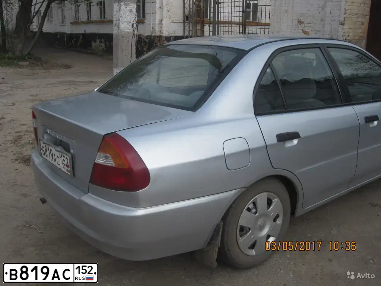 Фото автомобиля MITSUBISHI MIRAGE DINGO, 2001 — госномер В819АС152. Цвет: СВЕТЛО-СЕРЫЙ