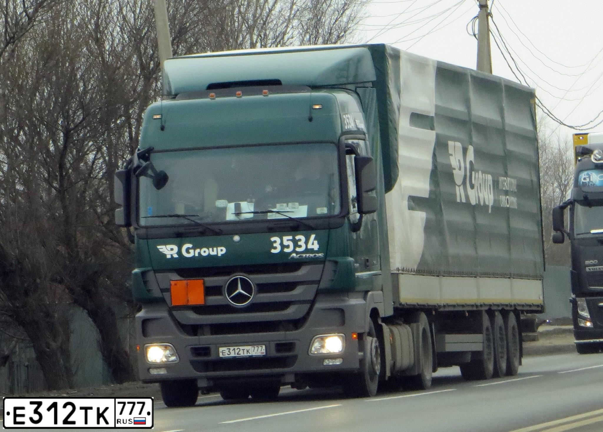 Фото автомобиля MERCEDES-BENZ ACTROS, 2016 — госномер У317УВ72. Цвет: ЗЕЛЕНЫЙ