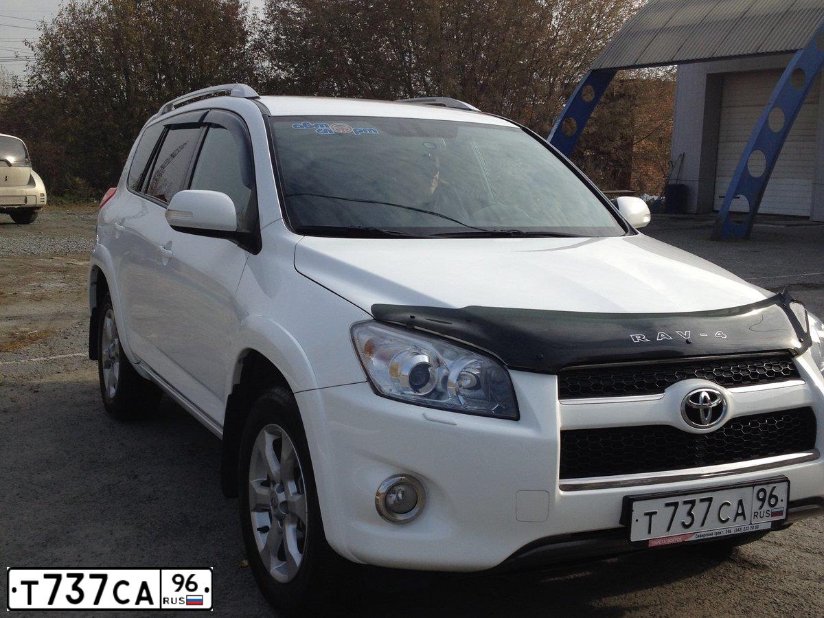 Фото автомобиля TOYOTA RAV4, 2012 — госномер К637СМ196. Цвет: Белый